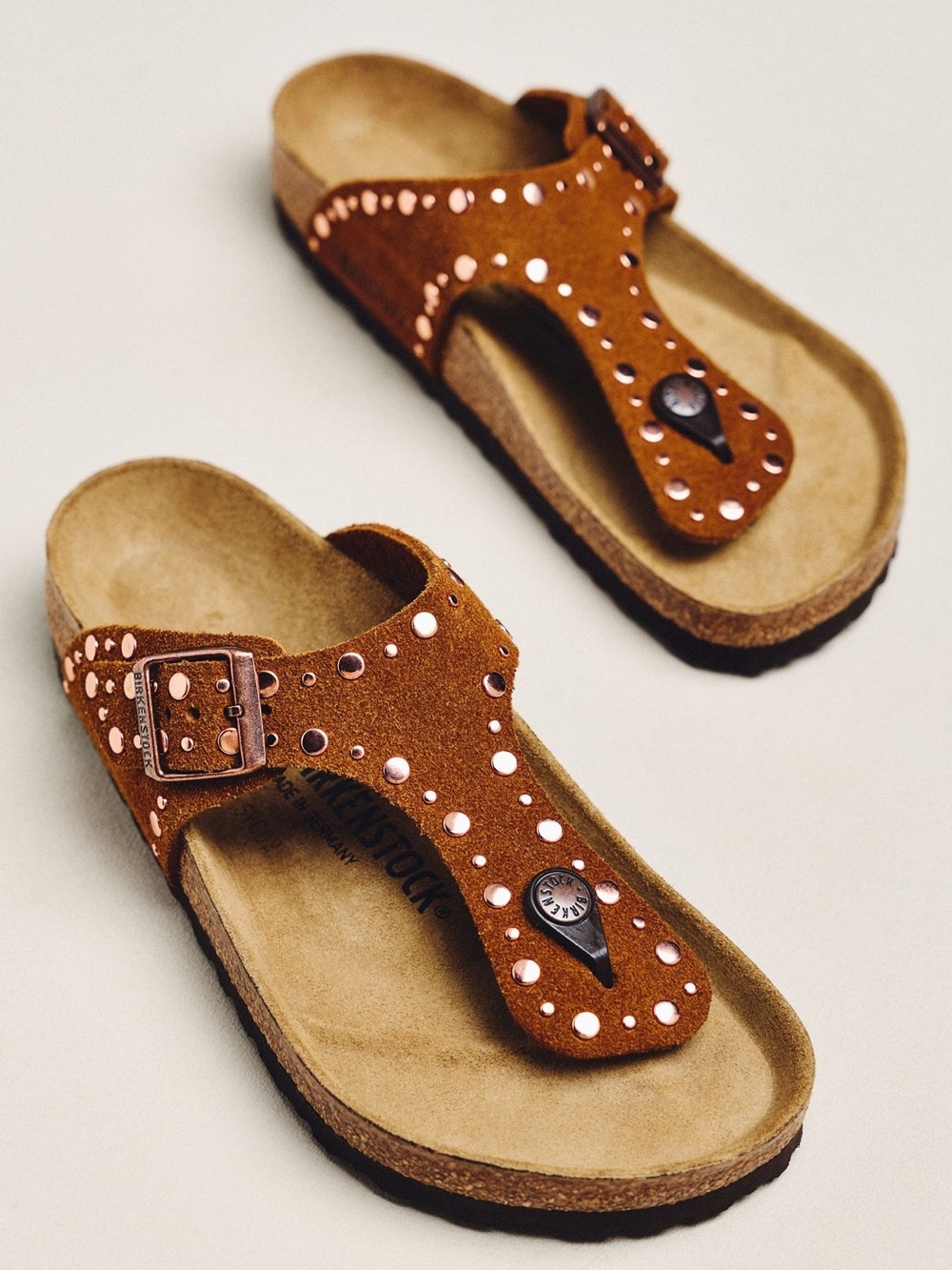 New Birkenstock Gizeh Studded Rivets Sandals Mink